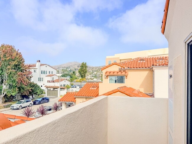 Building Photo - 44 Coronado St