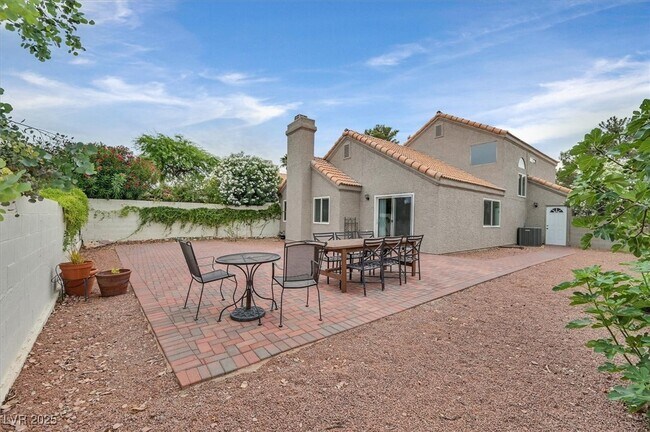 Building Photo - 262 Westwind Rd