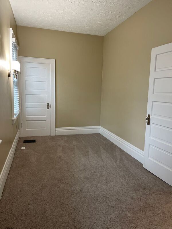 Building Photo - 931-933 E. Whittier Street