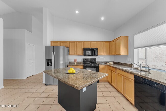 Building Photo - 13867 E Paradise Ln