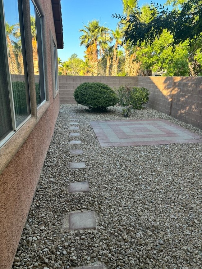 Building Photo - Wonderful single story rental in the heart of Summerlin