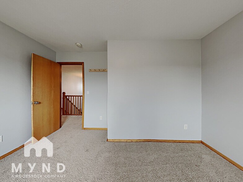 Building Photo - 16303 NE 43rd Way