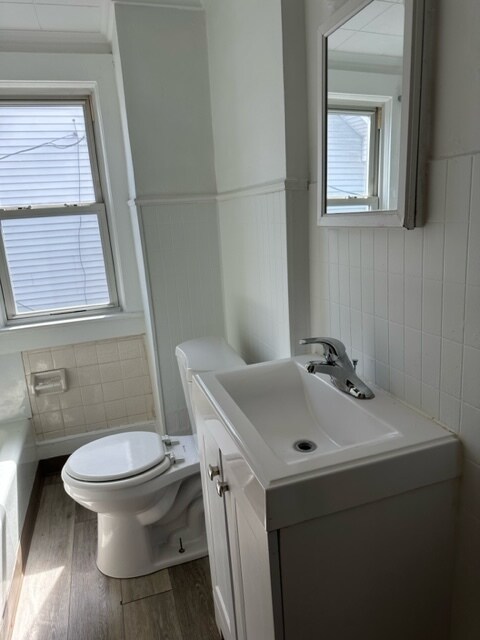 Building Photo - 90 Mayflower St