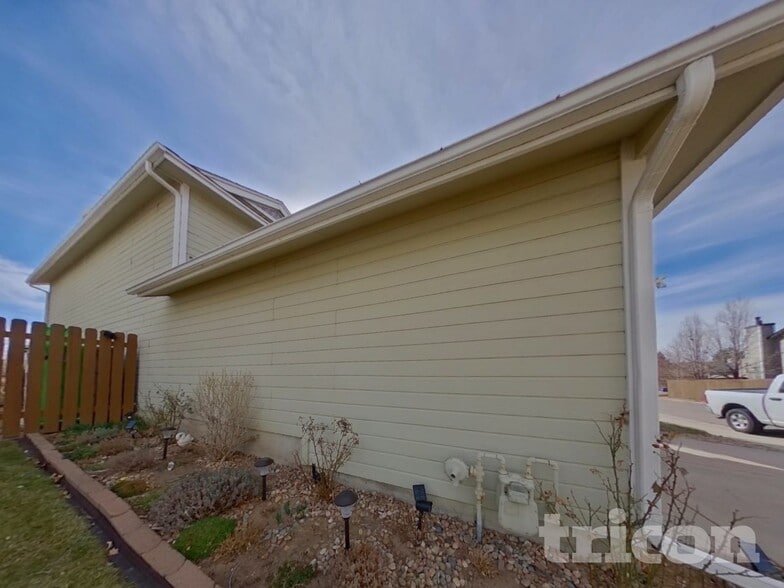 Building Photo - 628 Longfellow Ln