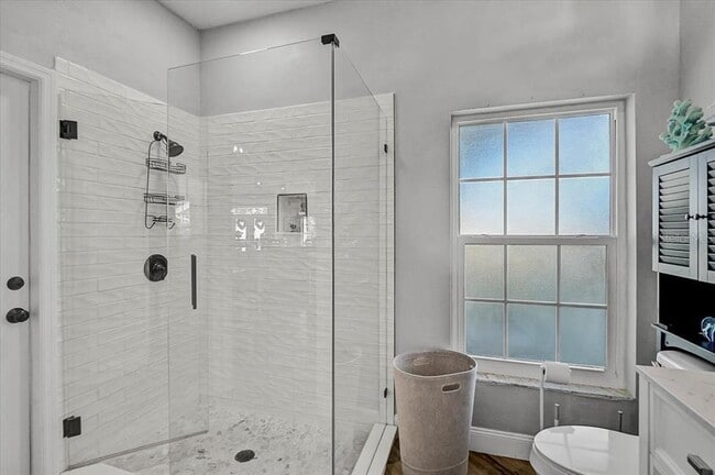 Building Photo - 4427 Highland Oaks Cir