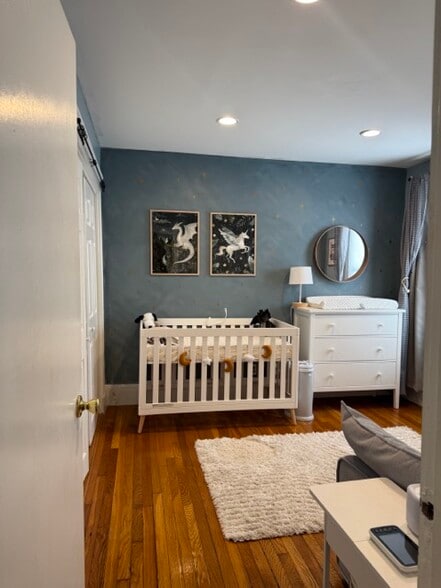 Room 1 - 25 Dalrymple St