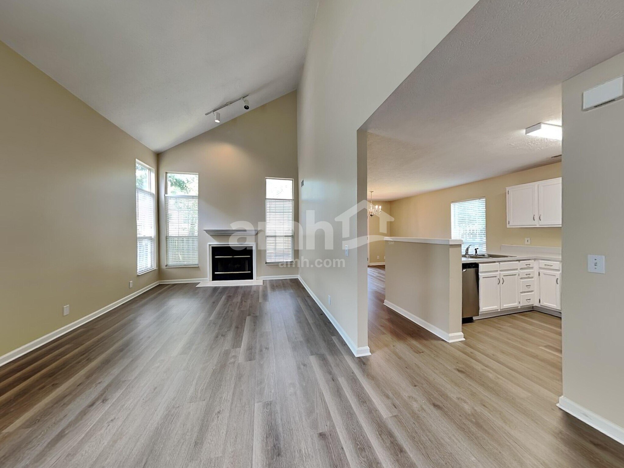 Building Photo - 5711 Briarwick Ct