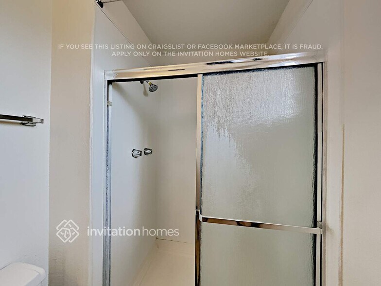 Building Photo - 7331 W Sells Dr