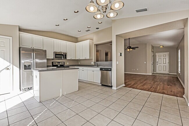 Building Photo - 2126 Hunters Greene Dr