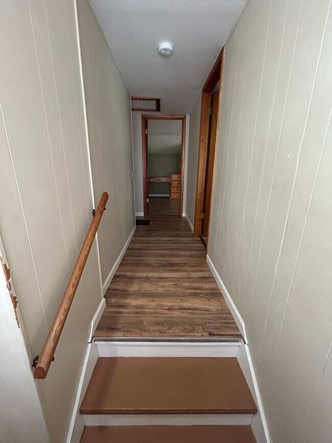 Building Photo - Charming 4 bed/1.5 bath home for rent