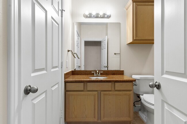 Building Photo - 2917 Clinton Dr