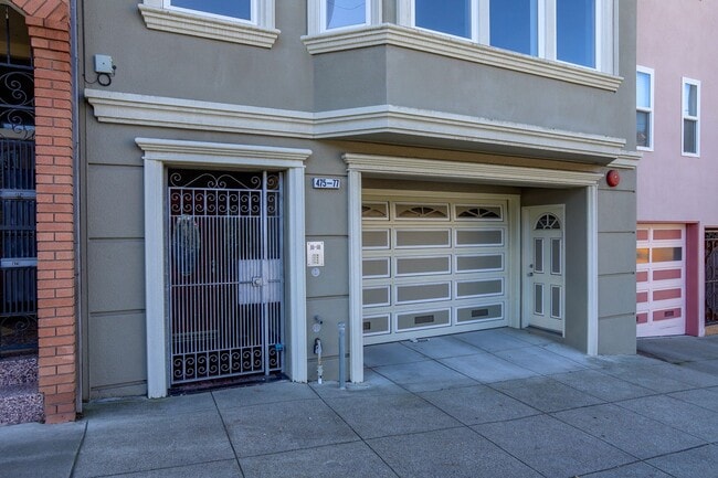 Building Photo - Spacious 3 Bed / 2 Bath Flat with garage parking in Outer Richmond. YouTube tour!