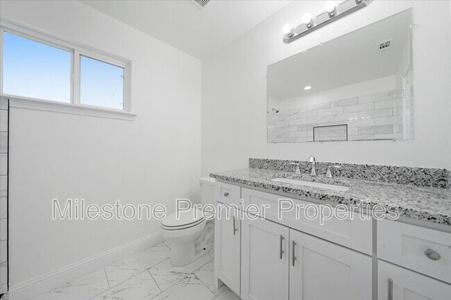 Building Photo - 3308 Moulton St