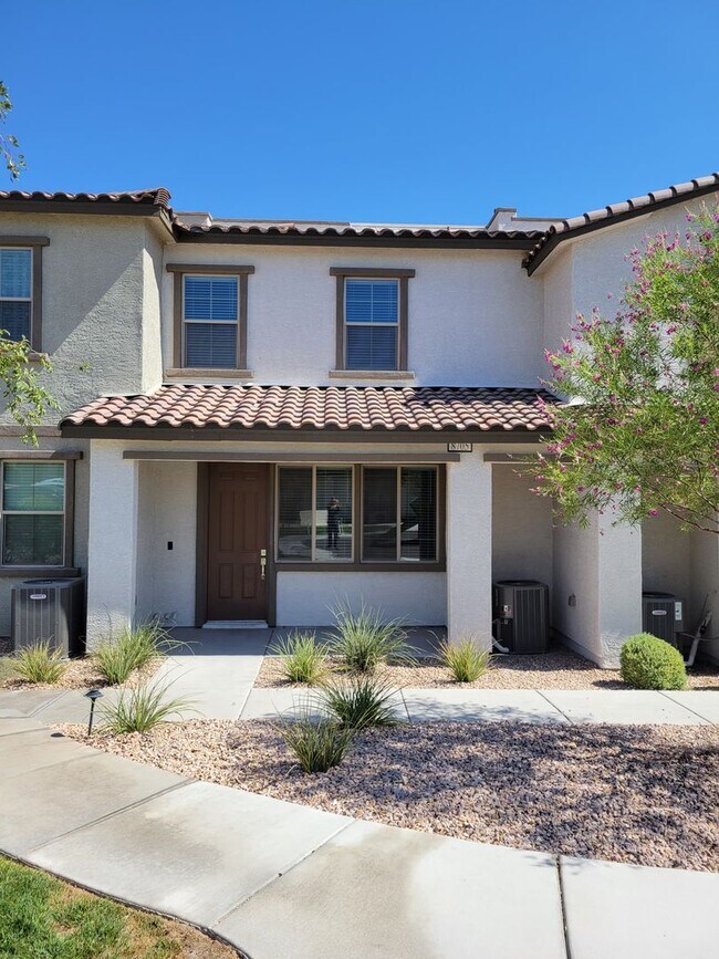 Building Photo - Giant Causeway / Showing 5/1/26