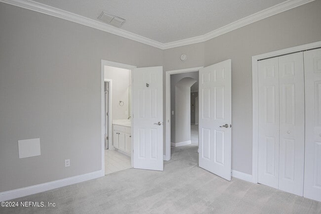 Building Photo - 9166 Spindletree Way