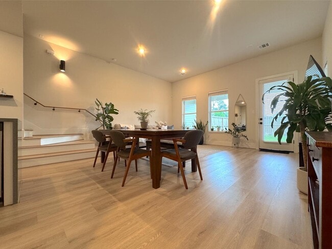 Building Photo - 5632 Bertellis Ln