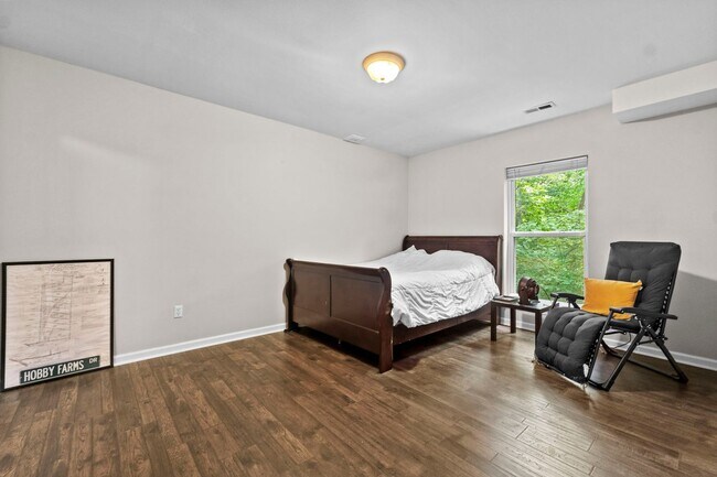 Building Photo - 16611 Highland Summit Dr