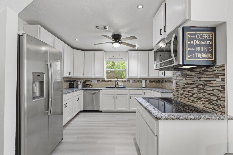 Building Photo - 604 Lochnell Dr