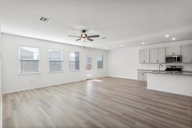 Building Photo - 1409 Alana Fls Ave