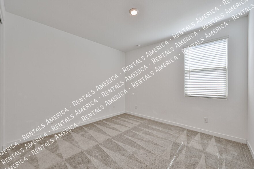 Building Photo - 1625 W la Mirada Dr