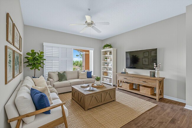 Building Photo - 625 Fairway Dr