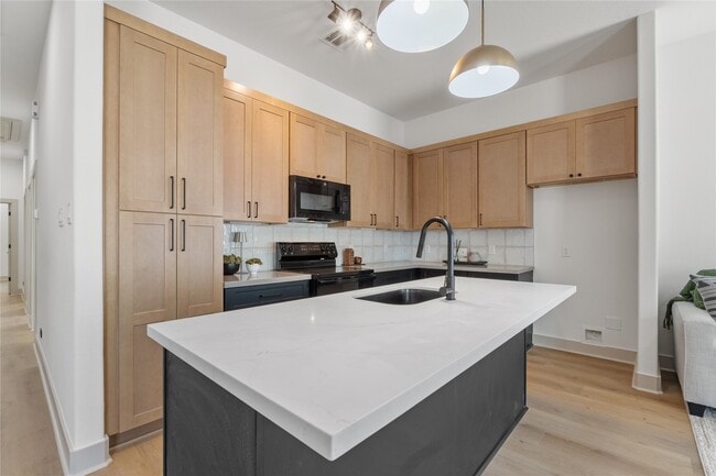 Building Photo - 4214 Clover St