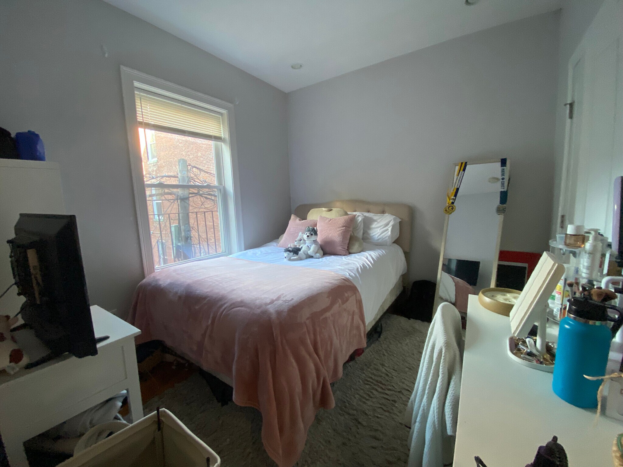 Building Photo - 719 Parker St