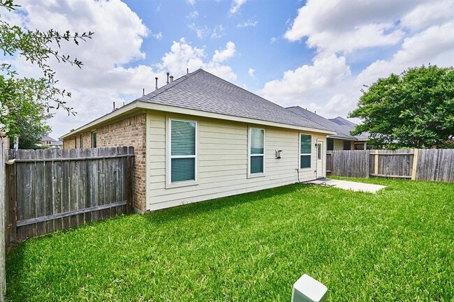 Building Photo - 1218 Maple Ace Dr