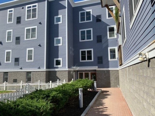 Building Photo - 135 Sheridan St