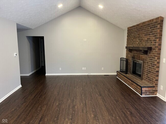 Building Photo - 627 San Carlos Dr