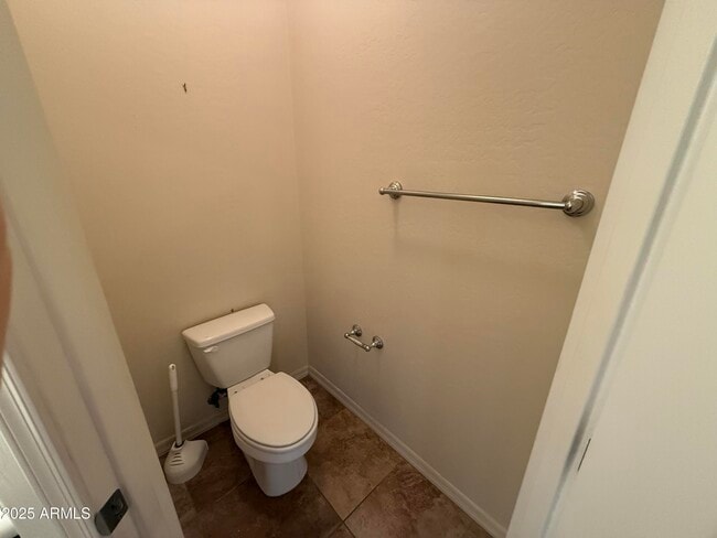 Building Photo - 1594 W Pelican Ct