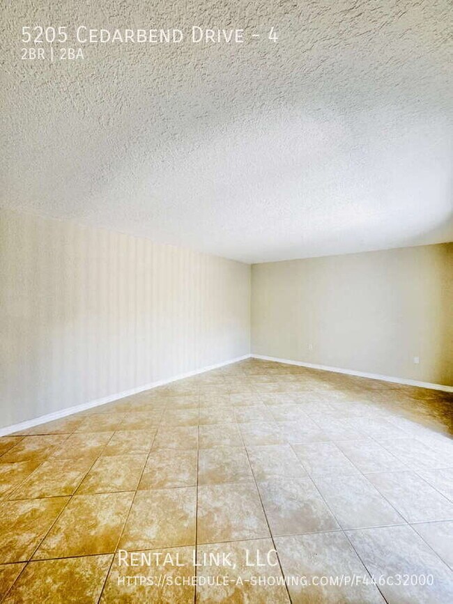 Building Photo - 5205 Cedarbend Dr