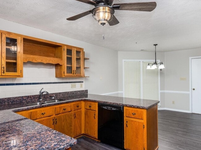 Building Photo - 753 Daphne Ln