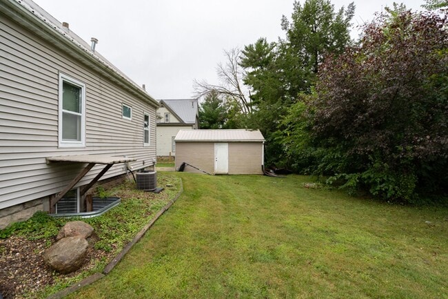 Building Photo - 1927 Olive St