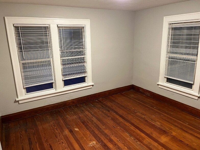 Building Photo - 221-223-223 S State St