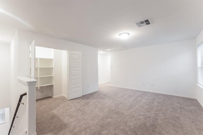 Building Photo - 16734 Rover Ln