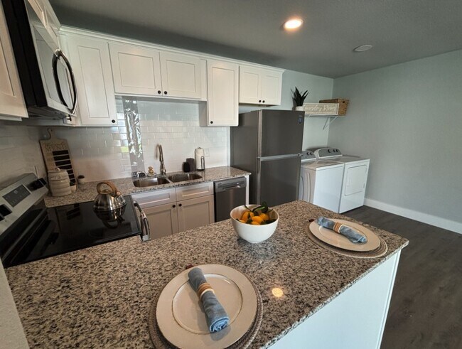 Building Photo - 308 S Cleveland St