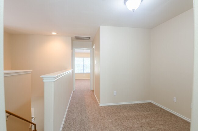 Building Photo - 6303 Veranda Green Trail