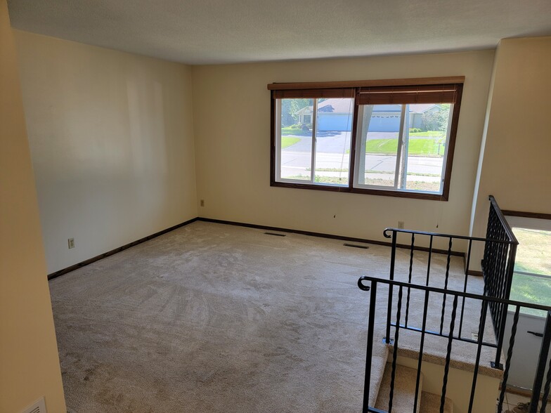 Living room - 6276 15th St N