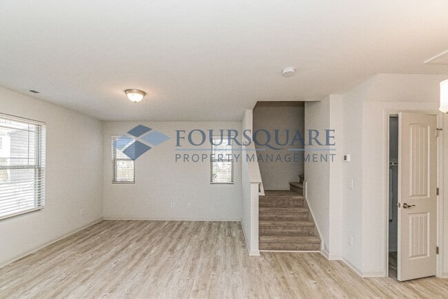 Building Photo - Spacious 3-Bed / 2.5-Bath Townhome with Open Floor Plan & Assigned Parking – Convenient to Downto...