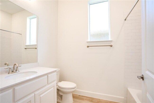 Building Photo - 505 Affazia Ln