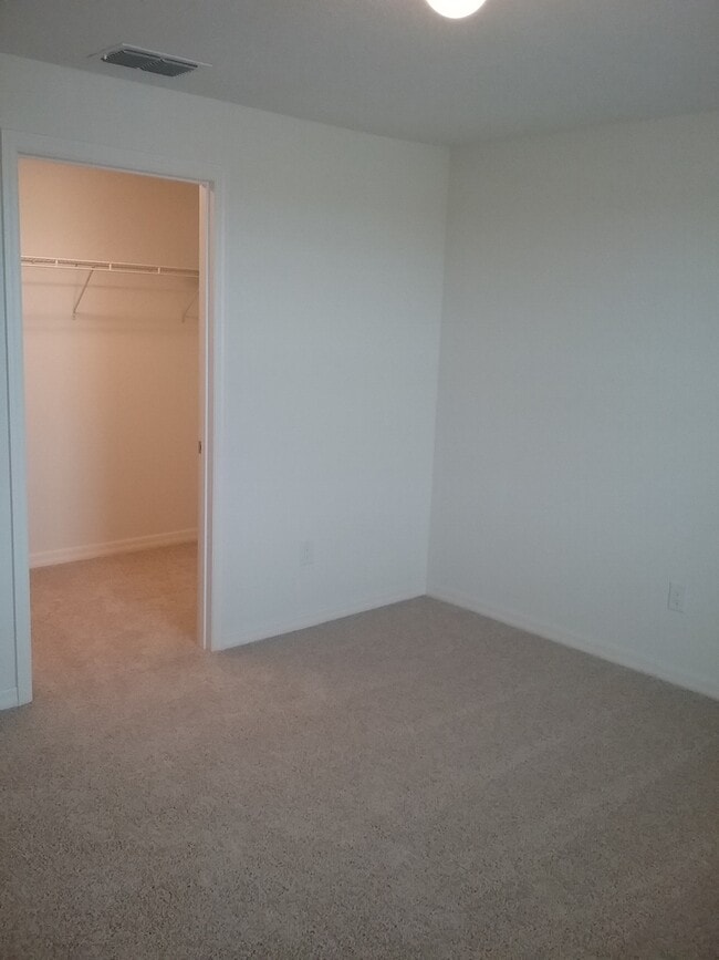 Building Photo - 3 Bedroom 2.5 Bath Townhouse in Turtle Cre...