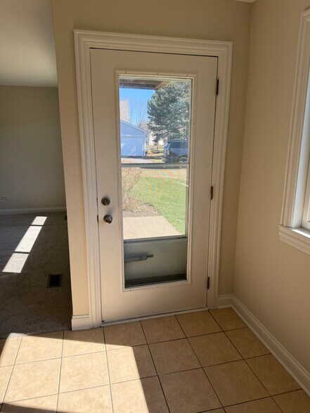 Building Photo - 681 Thorntree Ct