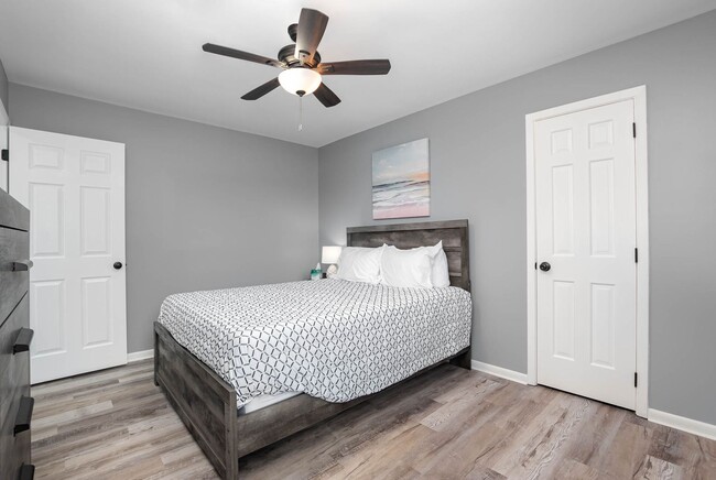 Building Photo - 2 bed, newly remodeled hideaway in Trenton...
