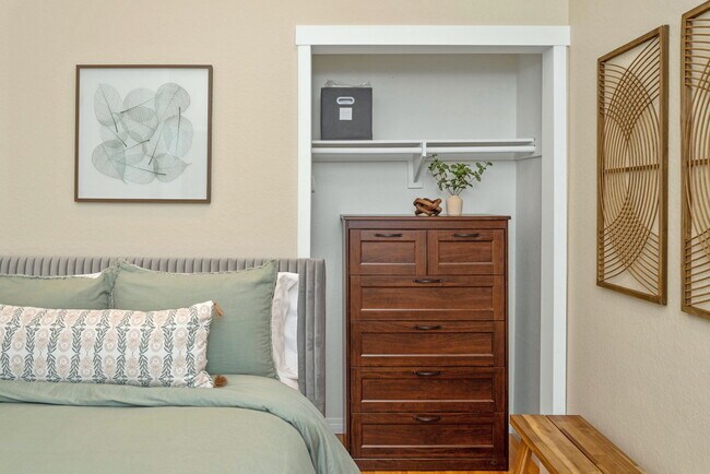 Building Photo - 12841 Forest Dr