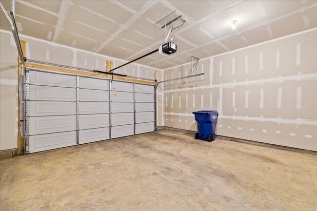 Building Photo - Spacious Home in Westhill Community - Rent...
