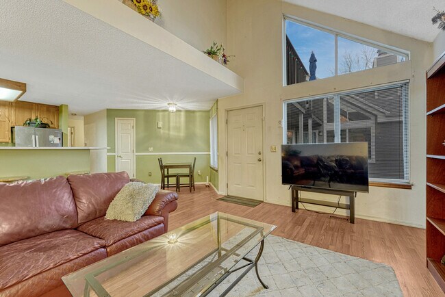 Building Photo - 12404 E Tennessee Cir