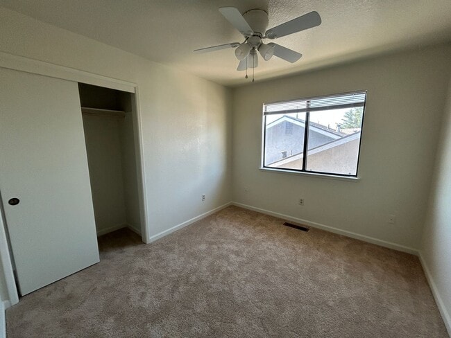Building Photo - 1535 Springville Wy