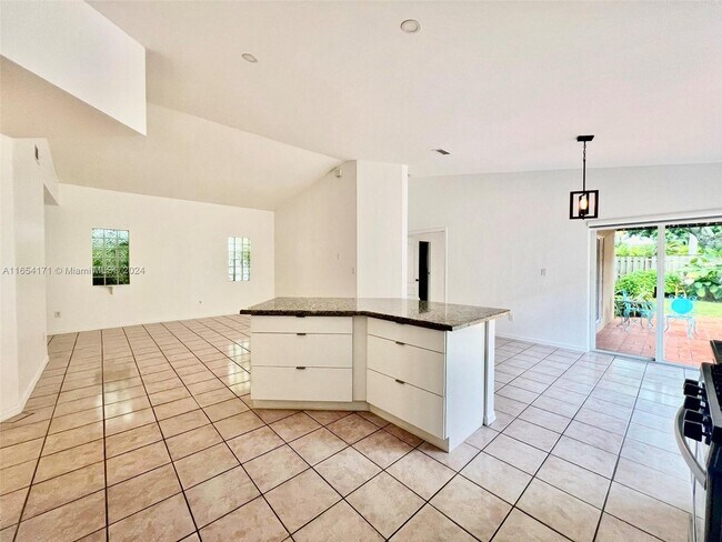 Building Photo - 9941 NW 32nd St