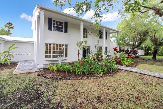 Building Photo - 6900 SW 104th St